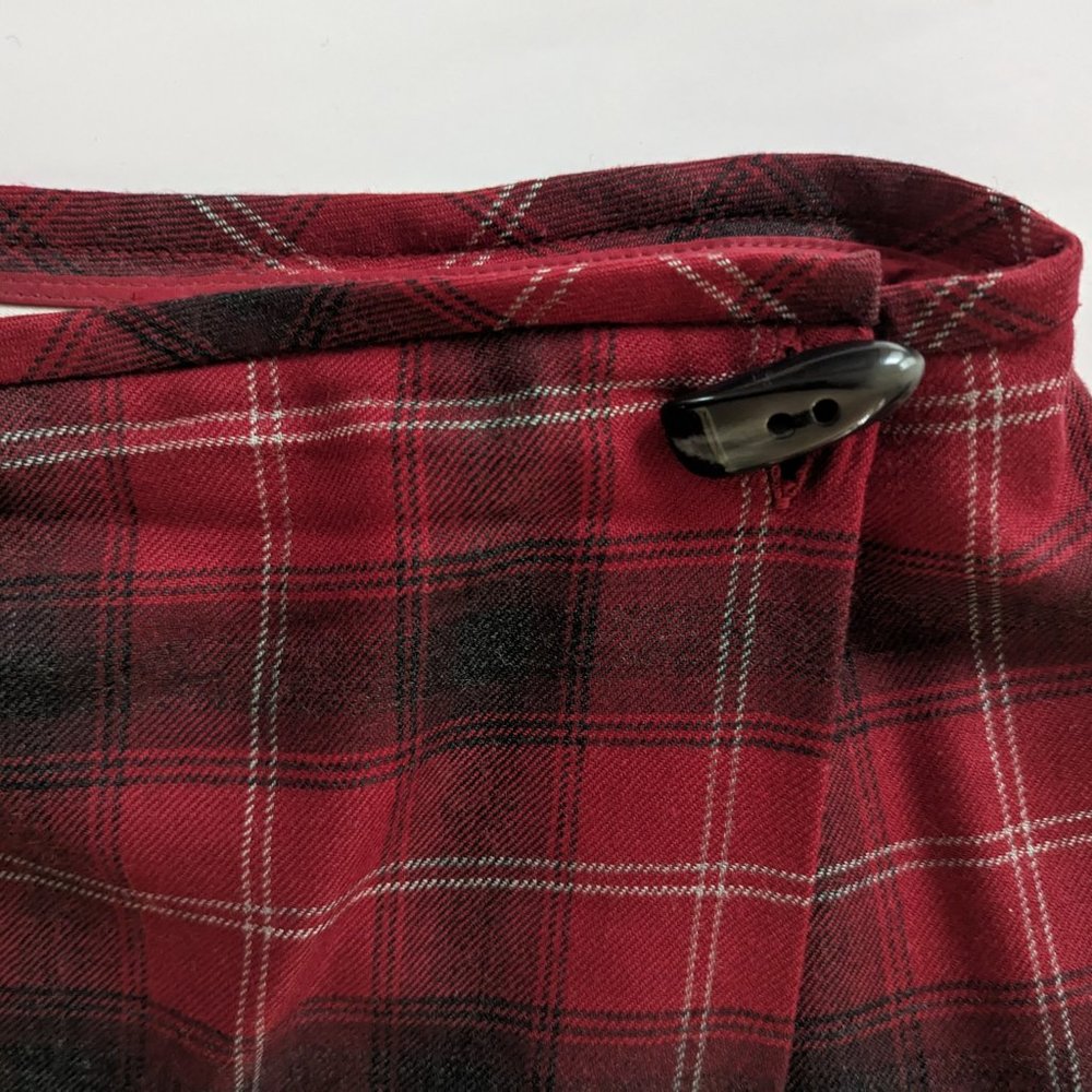 Liz Claiborne Skirt Length 34”